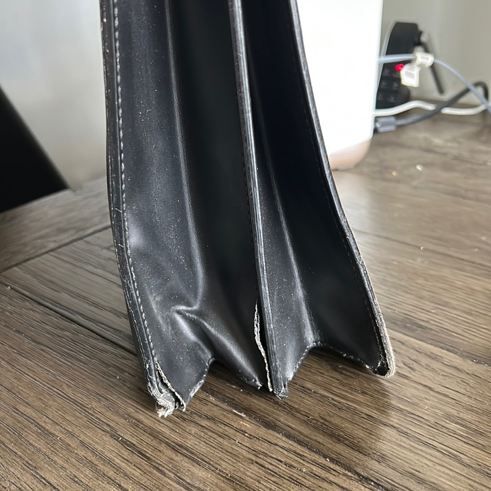 Louis Vuitton Black Epi Briefcase - Picture 3 of 16